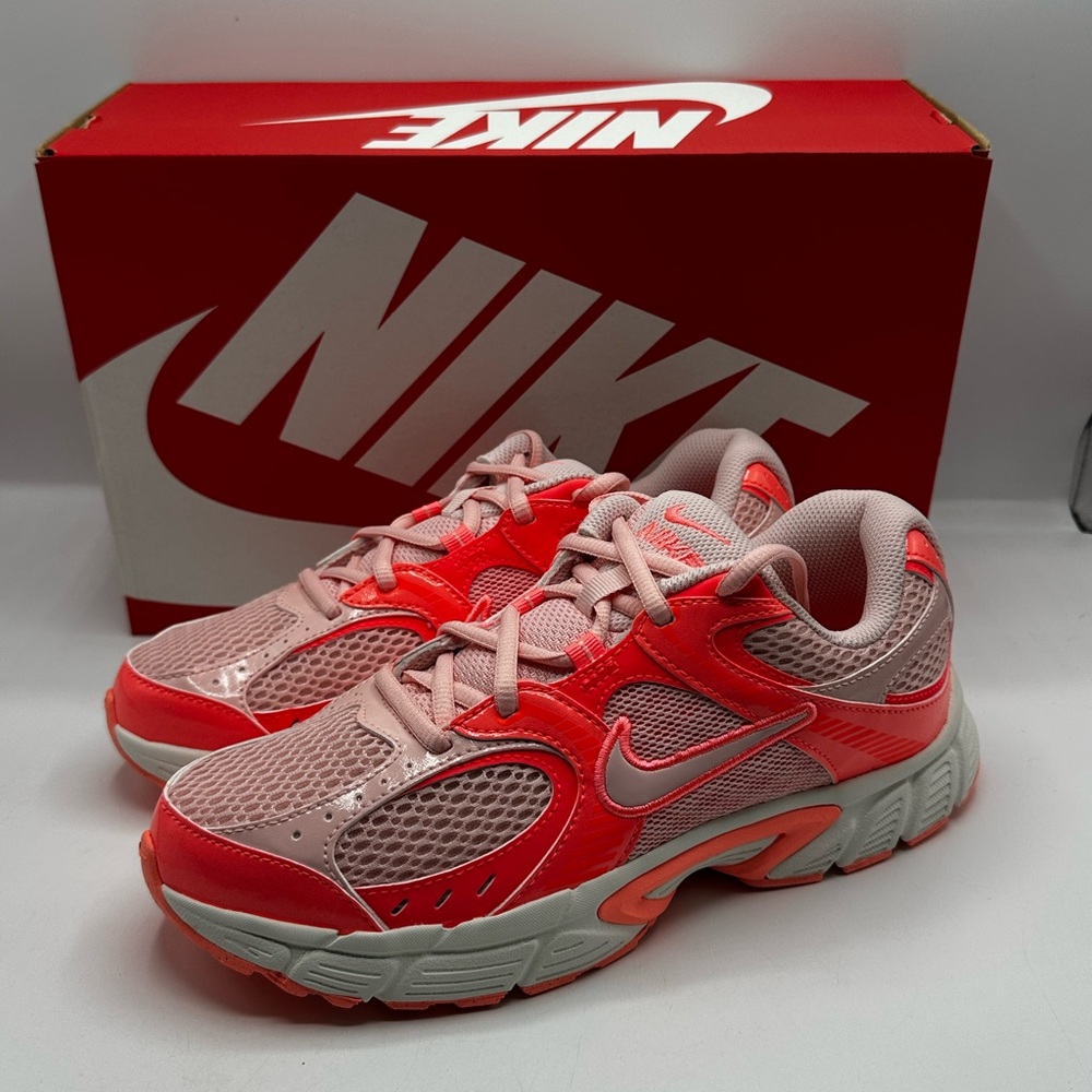 NIKE V5 RNR (GS)
PINK BLOOM/PINK BLOOM
ROSE FLORAISON/ROSE FLORAISON